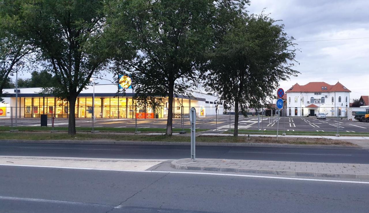 Apartmani Diksi Nagybecskerek Kültér fotó
