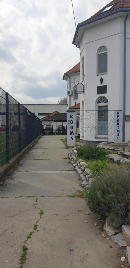 Apartmani Diksi Nagybecskerek Kültér fotó
